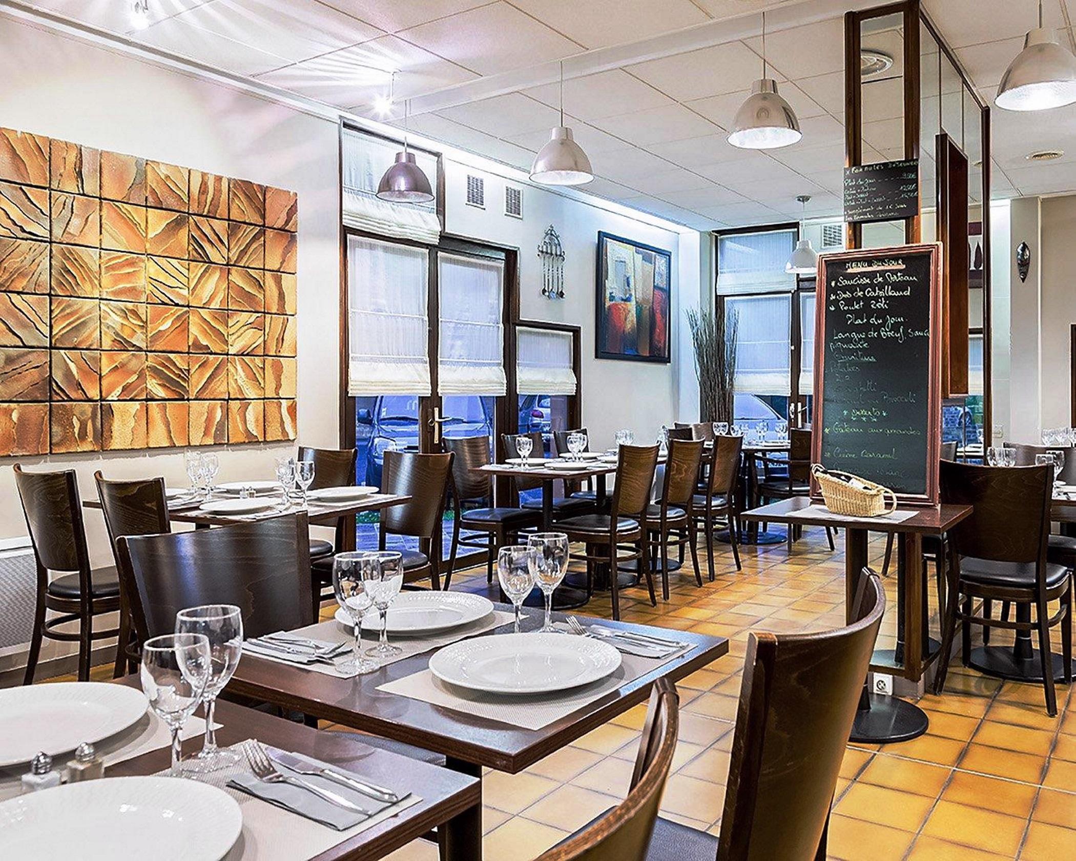 Hotel Des Arcades De - Grand Paris Sud 3*